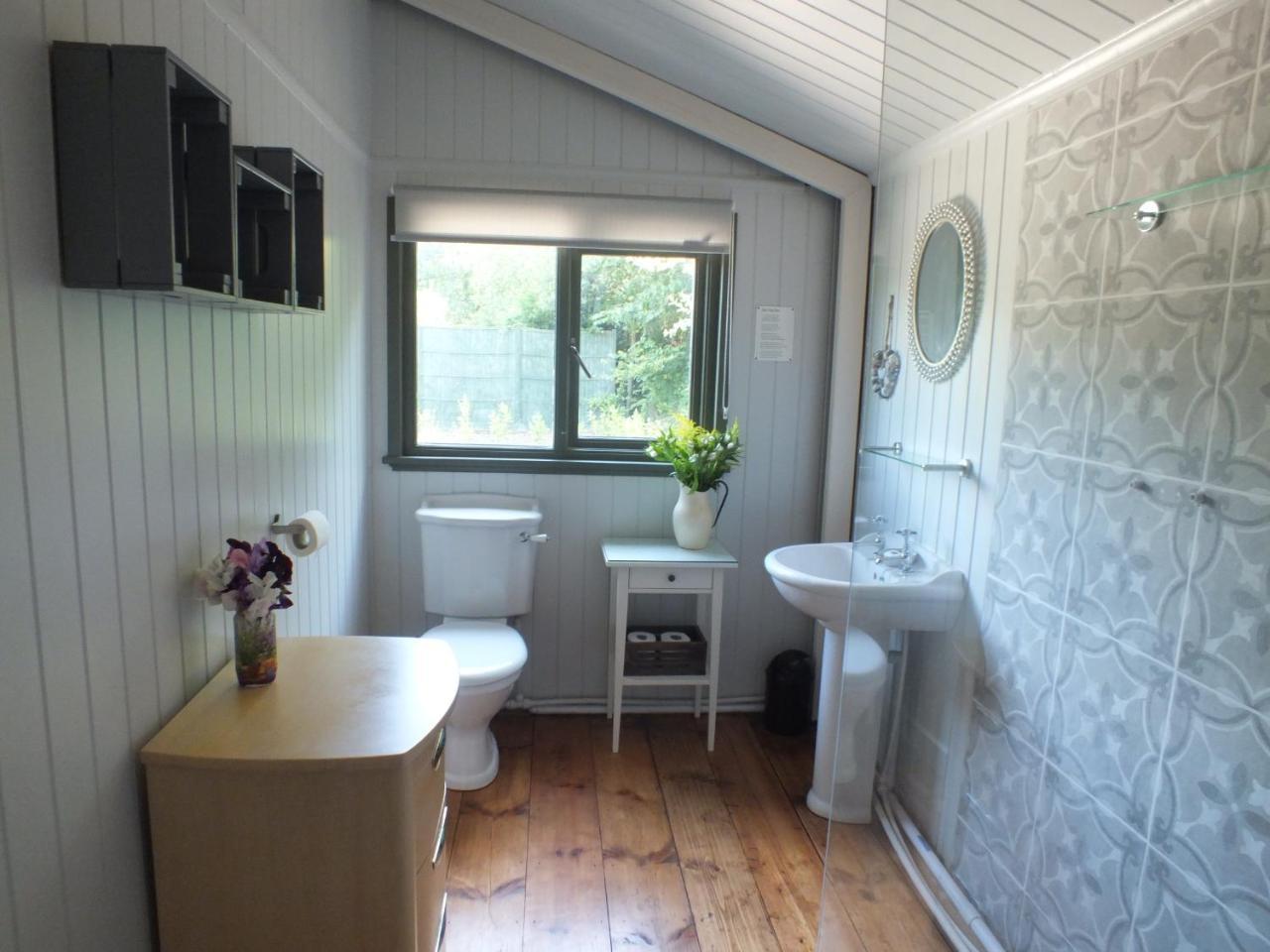 The Potting Shed And The Garden Shed Self Catering Villa Carmarthen Esterno foto